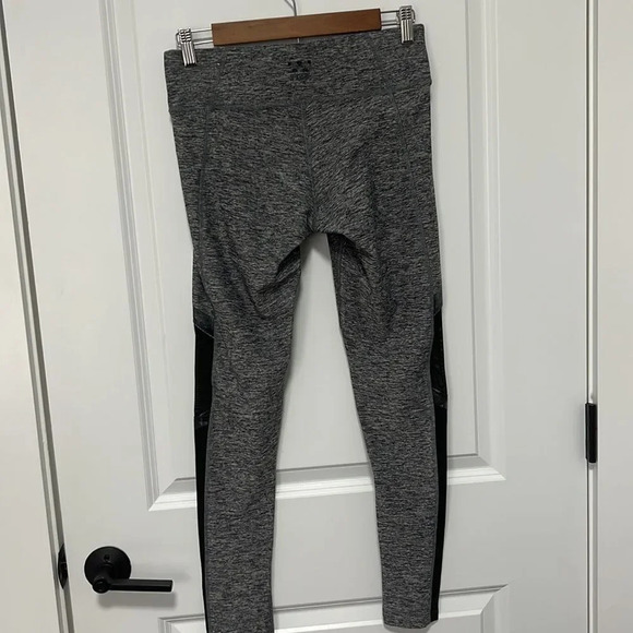 PINK by Victoria Secret Ultimate Gray Active Sheer Black Leggings size S/P - Picture 5 of 9